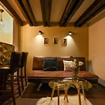 Apartment Comfort - Duplex-style On Regina Elisabeta Bucharest