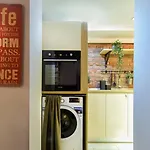 Apartment Comfort - Duplex-style On Regina Elisabeta Bucharest