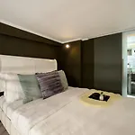 Apartment Comfort - Duplex-style On Regina Elisabeta Bucharest