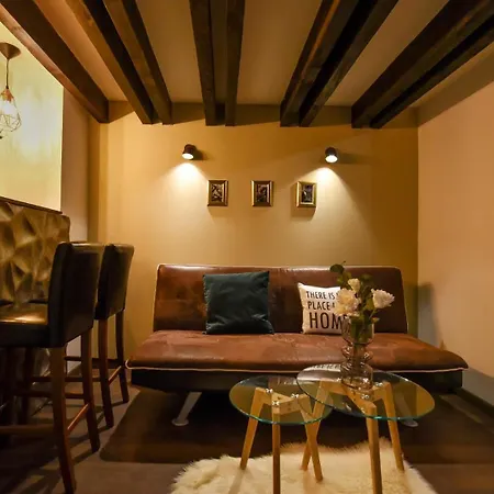 Apartment Comfort - Duplex-style On Regina Elisabeta Bucharest