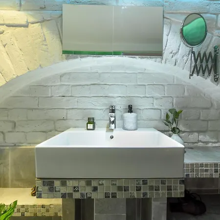 Apartment Comfort - Duplex-style On Regina Elisabeta Bucharest