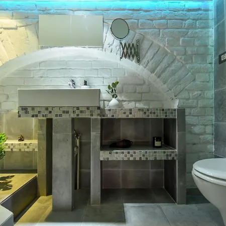 Comfort - Duplex-style On Regina Elisabeta Apartment